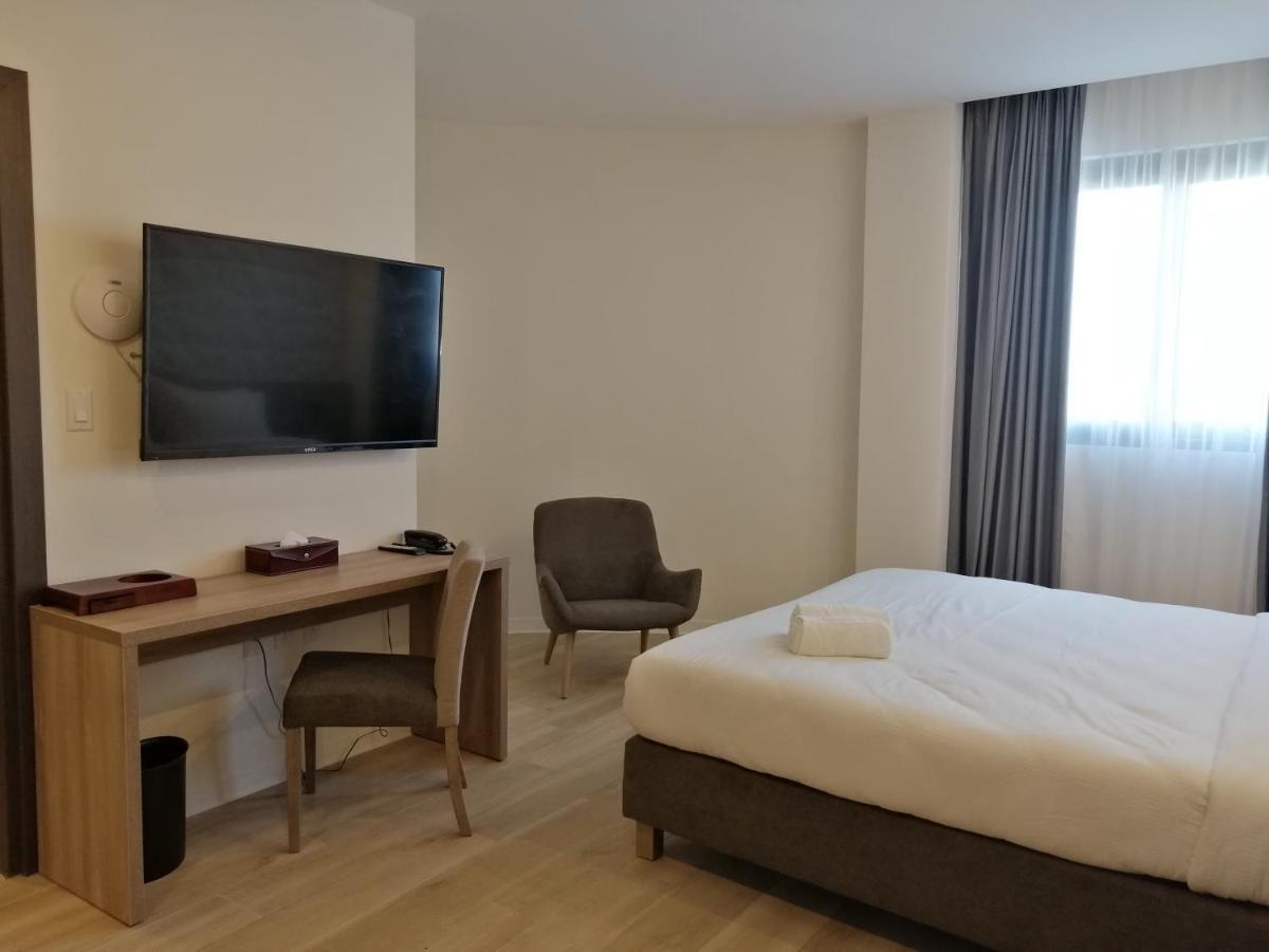 Adonis Cupecoy Hotel Simpson Bay Ngoại thất bức ảnh